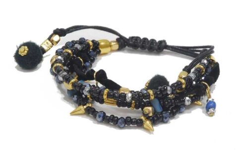 Bracelet à perles multiples et clous