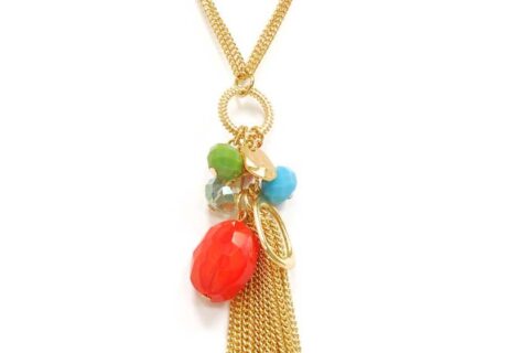 Collier à longue chaîne et perles
