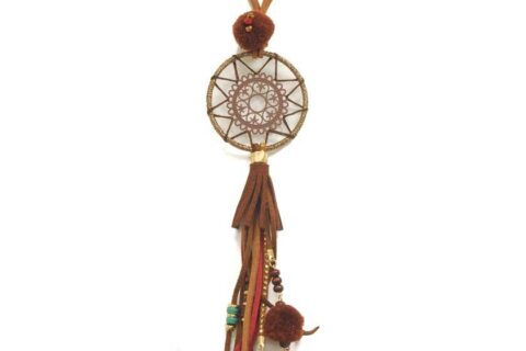 Long collier à franges et pompons