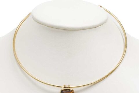 Collier rigide avec pierre précieuse