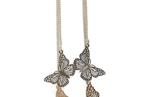 Boucles d'oreilles longue avec papillon doré