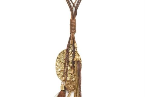 Collier à longues franges et breloques